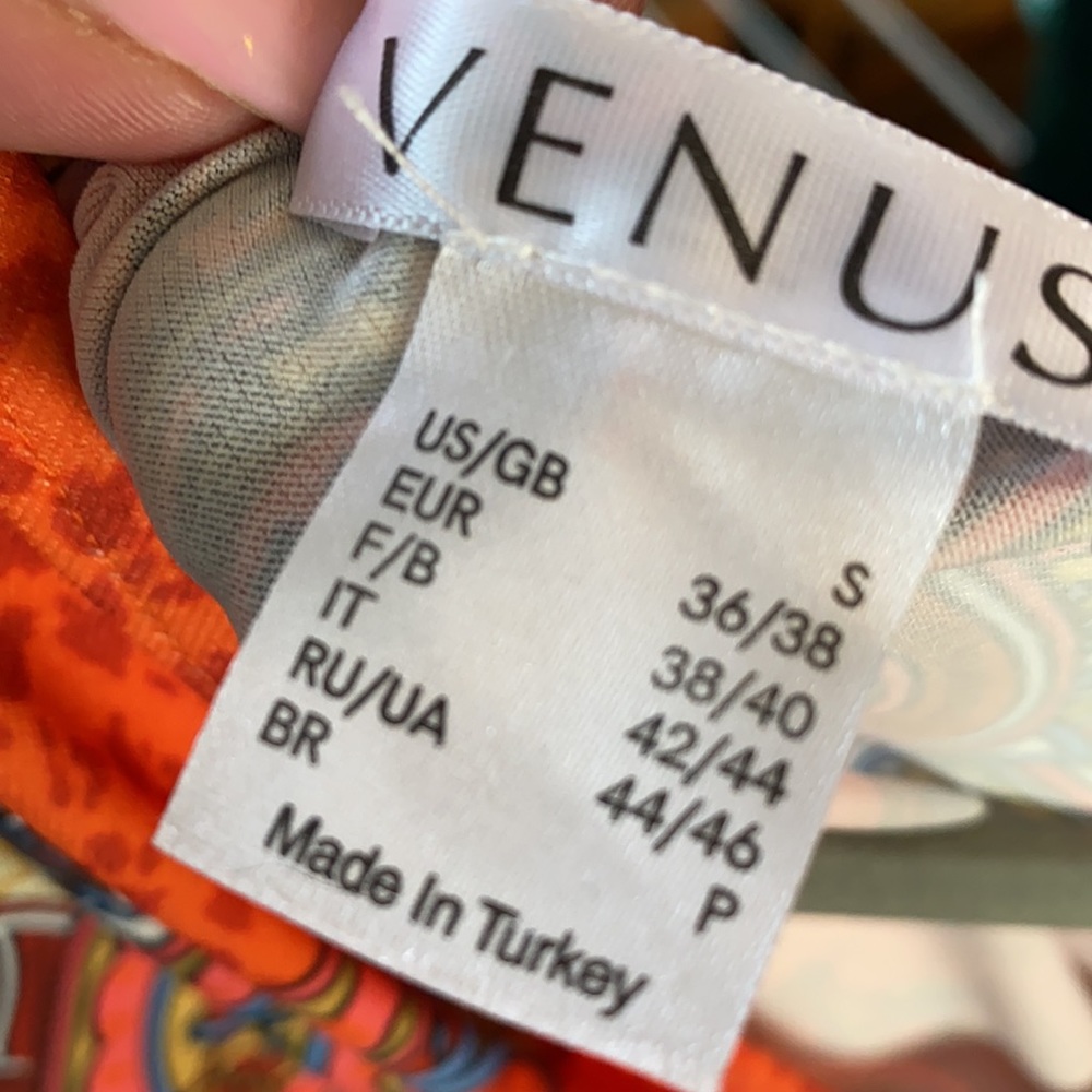 Venus - Picture 5 of 5